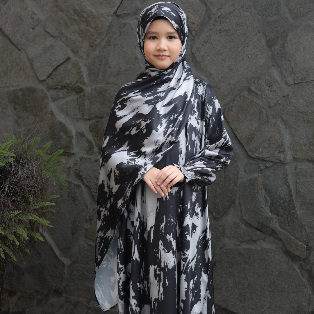 KIDS AURA ABAYA (PRINTED) BY GOTHOBE | SARA